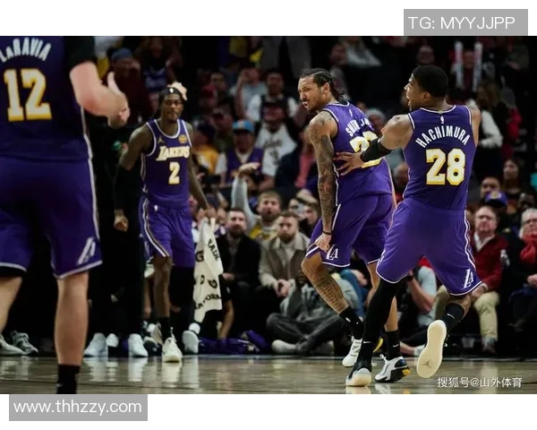 湖人队与黄蜂队季后赛第六场精彩对决回顾与分析